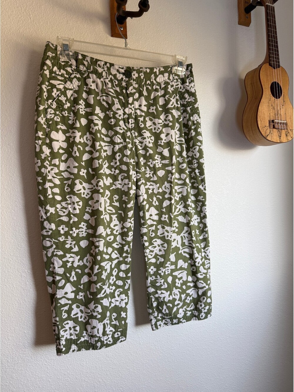 French Connection Sport Abstract Floral Crop Capri Pants Teacher Style Sz 8